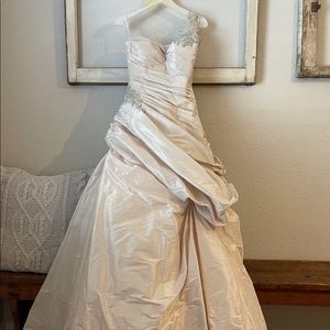 Sz 8 wedding gown - champagne - Ballgown/Aline